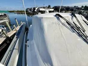 Thumbnail von Tiara Yachts 3500 Sovran