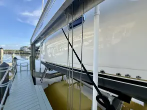Thumbnail von Tiara Yachts 3500 Sovran
