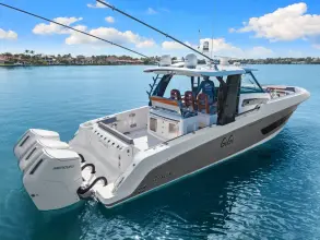 Thumbnail von Boston Whaler 420 Outrage