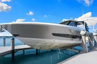 Thumbnail von Boston Whaler 420 Outrage