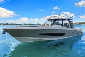 Thumbnail von Boston Whaler 420 Outrage