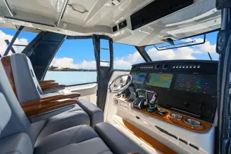 Thumbnail von Boston Whaler 420 Outrage