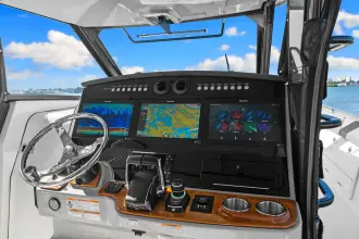 Thumbnail von Boston Whaler 420 Outrage