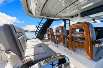 Thumbnail von Boston Whaler 420 Outrage