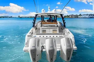 Thumbnail von Boston Whaler 420 Outrage