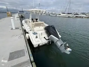 Thumbnail von Boston Whaler 230 Outrage