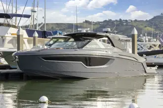 Thumbnail von Cruisers Yachts 38 GLS