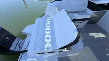 Thumbnail von Sea Ray 370 Sundancer Outboard