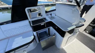 Thumbnail von Sea Ray 370 Sundancer Outboard