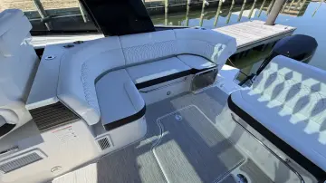 Thumbnail von Sea Ray 370 Sundancer Outboard