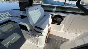 Thumbnail von Sea Ray 370 Sundancer Outboard