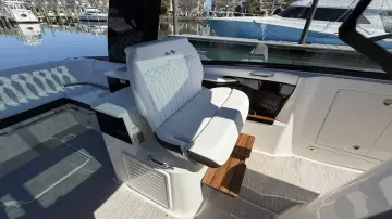 Thumbnail von Sea Ray 370 Sundancer Outboard