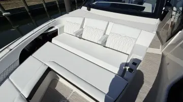 Thumbnail von Sea Ray 370 Sundancer Outboard