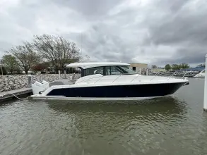 Tiara Yachts 43LE