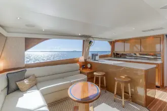 Thumbnail von Viking 58 Enclosed Bridge