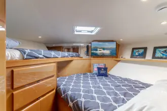 Thumbnail von Viking 58 Enclosed Bridge