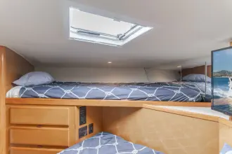 Thumbnail von Viking 58 Enclosed Bridge