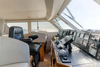 Thumbnail von Viking 58 Enclosed Bridge