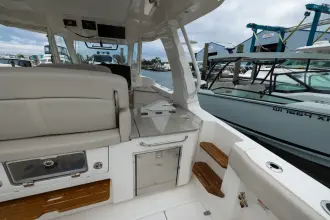 Thumbnail von Boston Whaler 350 Realm