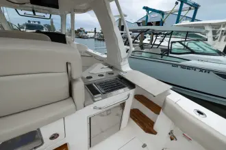 Thumbnail von Boston Whaler 350 Realm