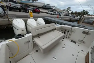 Thumbnail von Boston Whaler 350 Realm