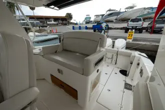 Thumbnail von Boston Whaler 350 Realm