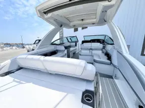 Thumbnail von Formula 330 Crossover Bowrider