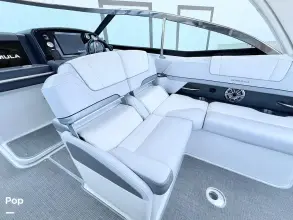 Thumbnail von Formula 330 Crossover Bowrider