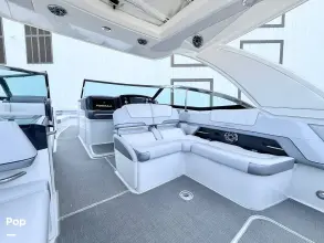 Thumbnail von Formula 330 Crossover Bowrider