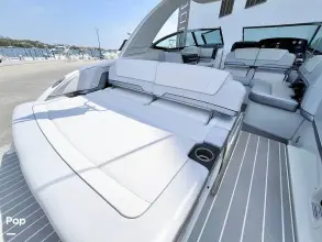 Thumbnail von Formula 330 Crossover Bowrider