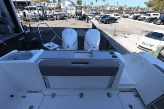 Thumbnail von Boston Whaler 330 Vantage