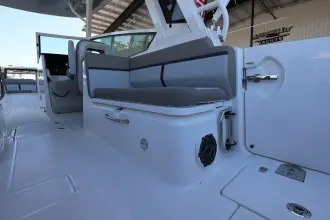 Thumbnail von Boston Whaler 330 Vantage