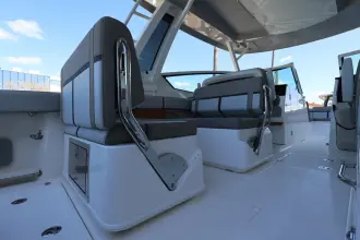 Thumbnail von Boston Whaler 330 Vantage