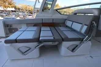 Thumbnail von Boston Whaler 330 Vantage