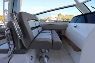Thumbnail von Boston Whaler 330 Vantage