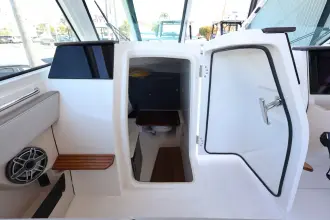 Thumbnail von Boston Whaler 330 Vantage