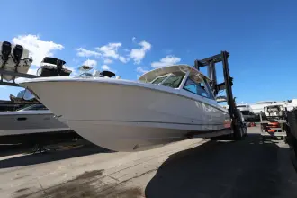 Thumbnail von Boston Whaler 330 Vantage