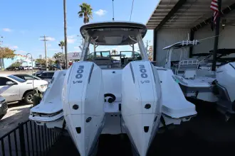 Thumbnail von Boston Whaler 330 Vantage
