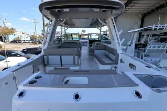 Thumbnail von Boston Whaler 330 Vantage
