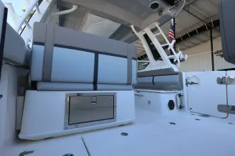Thumbnail von Boston Whaler 330 Vantage