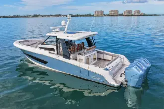 Thumbnail von Boston Whaler 42 Outrage