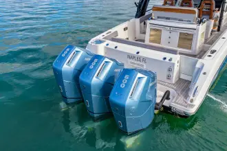 Thumbnail von Boston Whaler 42 Outrage