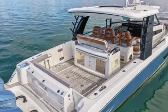 Thumbnail von Boston Whaler 42 Outrage