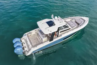 Thumbnail von Boston Whaler 42 Outrage