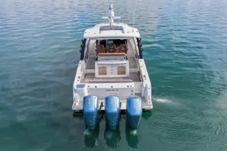 Thumbnail von Boston Whaler 42 Outrage