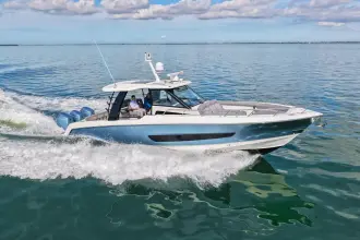 Thumbnail von Boston Whaler 42 Outrage