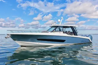 Thumbnail von Boston Whaler 42 Outrage