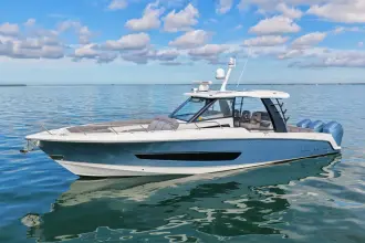Thumbnail von Boston Whaler 42 Outrage