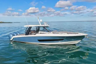 Thumbnail von Boston Whaler 42 Outrage