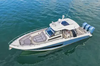 Thumbnail von Boston Whaler 42 Outrage